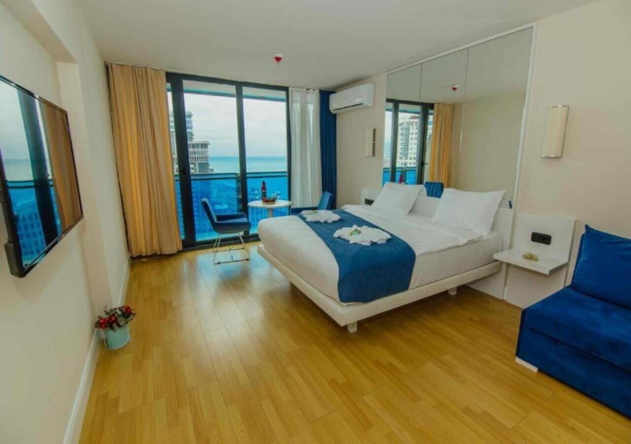 Holiday In Orbi Apartamento Batumi Exterior foto